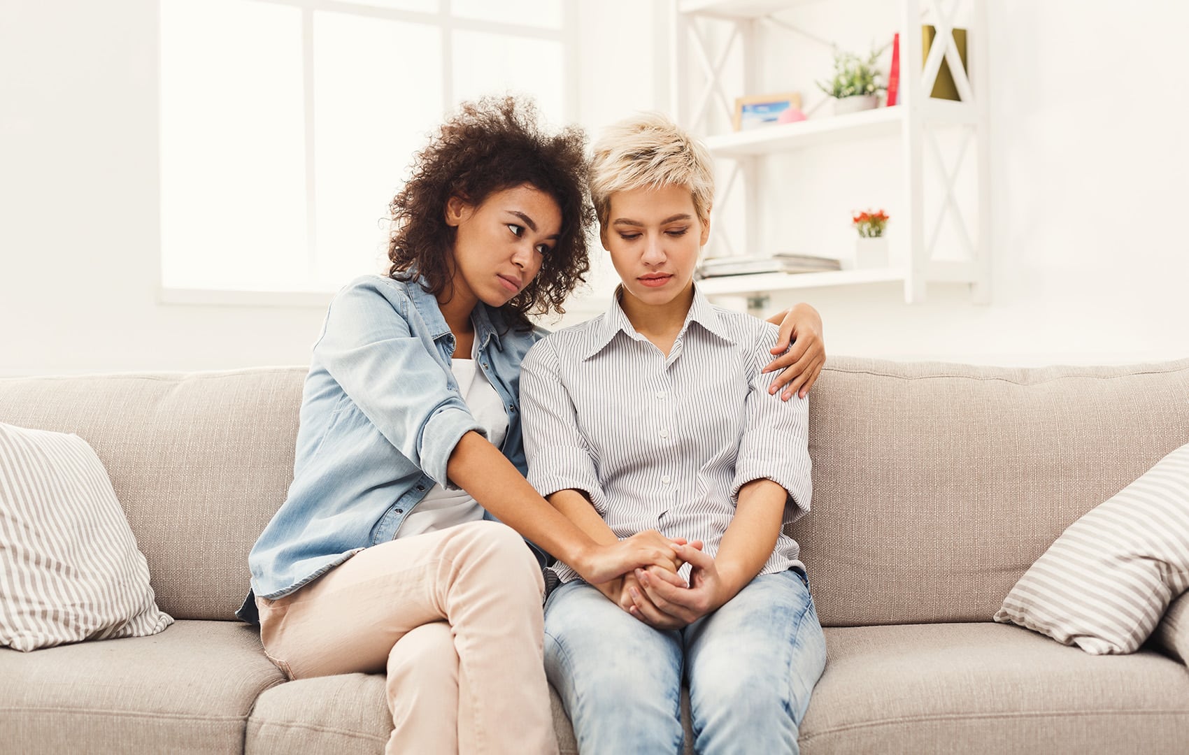 women with signs you need a mental health day